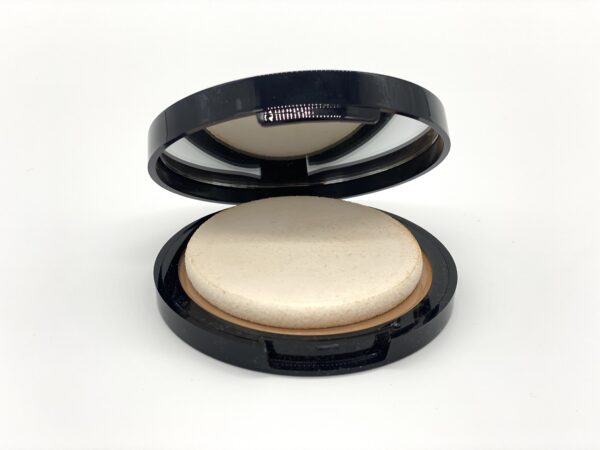 Soft Focus Powder in Soft Tan - Image 2